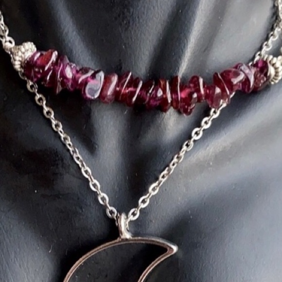 Genuine Garnet chips double layer moon necklace - Picture 10 of 12
